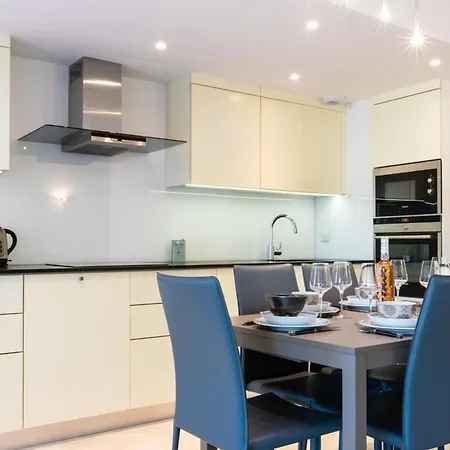 Appartement Renovated 2-br With Terrace And Pool