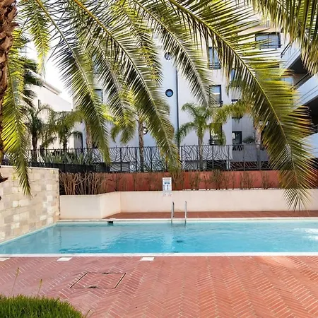 Renovated 2-br With Terrace And Pool Apartment