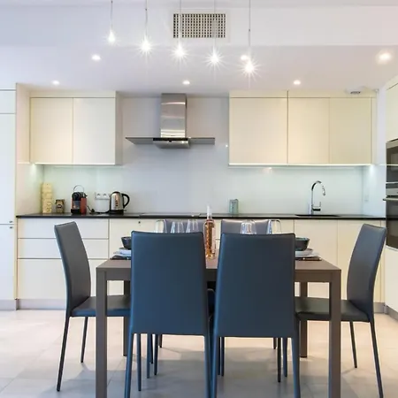 Renovated 2-br With Terrace And Pool Apartamento Cannes