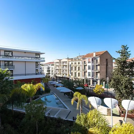 Renovated 2-br With Terrace And Pool