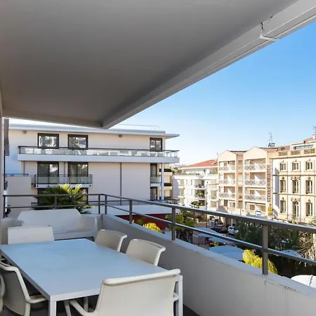 Appartement Renovated 2-br With Terrace And Pool *