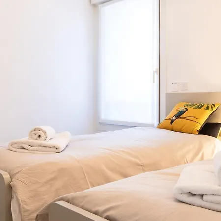 شقة Renovated 2-br With Terrace And Pool *