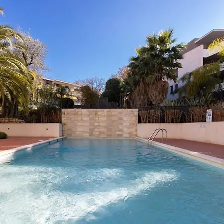 شقة Renovated 2-br With Terrace And Pool كان
