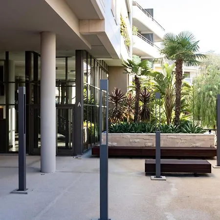Renovated 2-br With Terrace And Pool شقة *