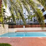 Renovated 2-br With Terrace And Pool Apartamento